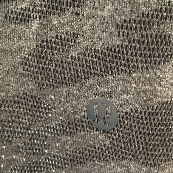 Gray lululemon Camouflage Men's T-Shirt - Picture 5 of 6
